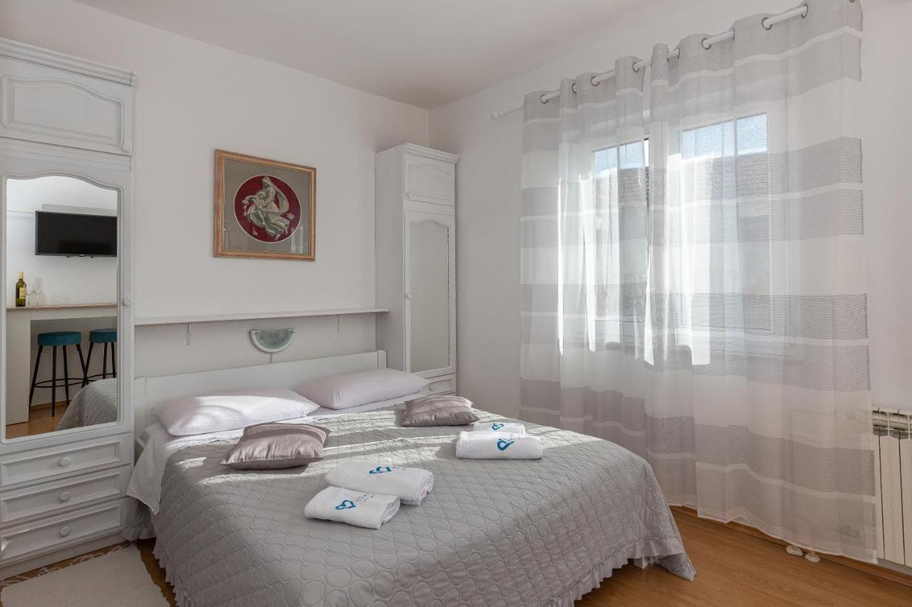 Apartments Tolic Биоград-на-Мору Экстерьер фото